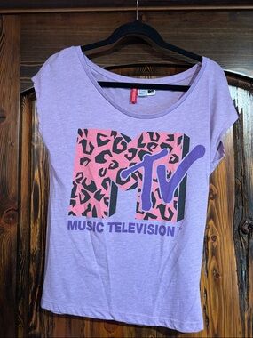 H&M MTV Short Sleeve Shirt